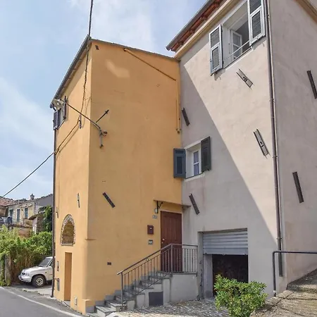 Gorgeous In Imperia, Loc Holiday home *