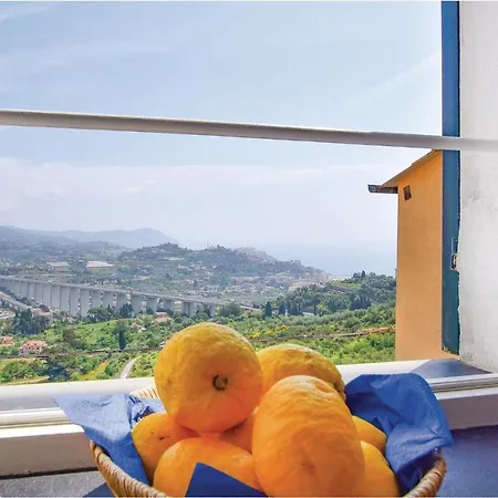 Gorgeous In Imperia, Loc Ferienhaus Poggi