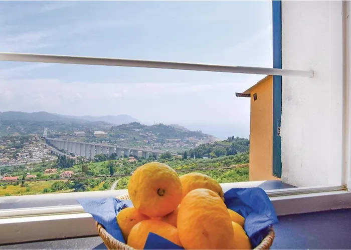 Gorgeous In Imperia, Loc Semesterbostad Poggi